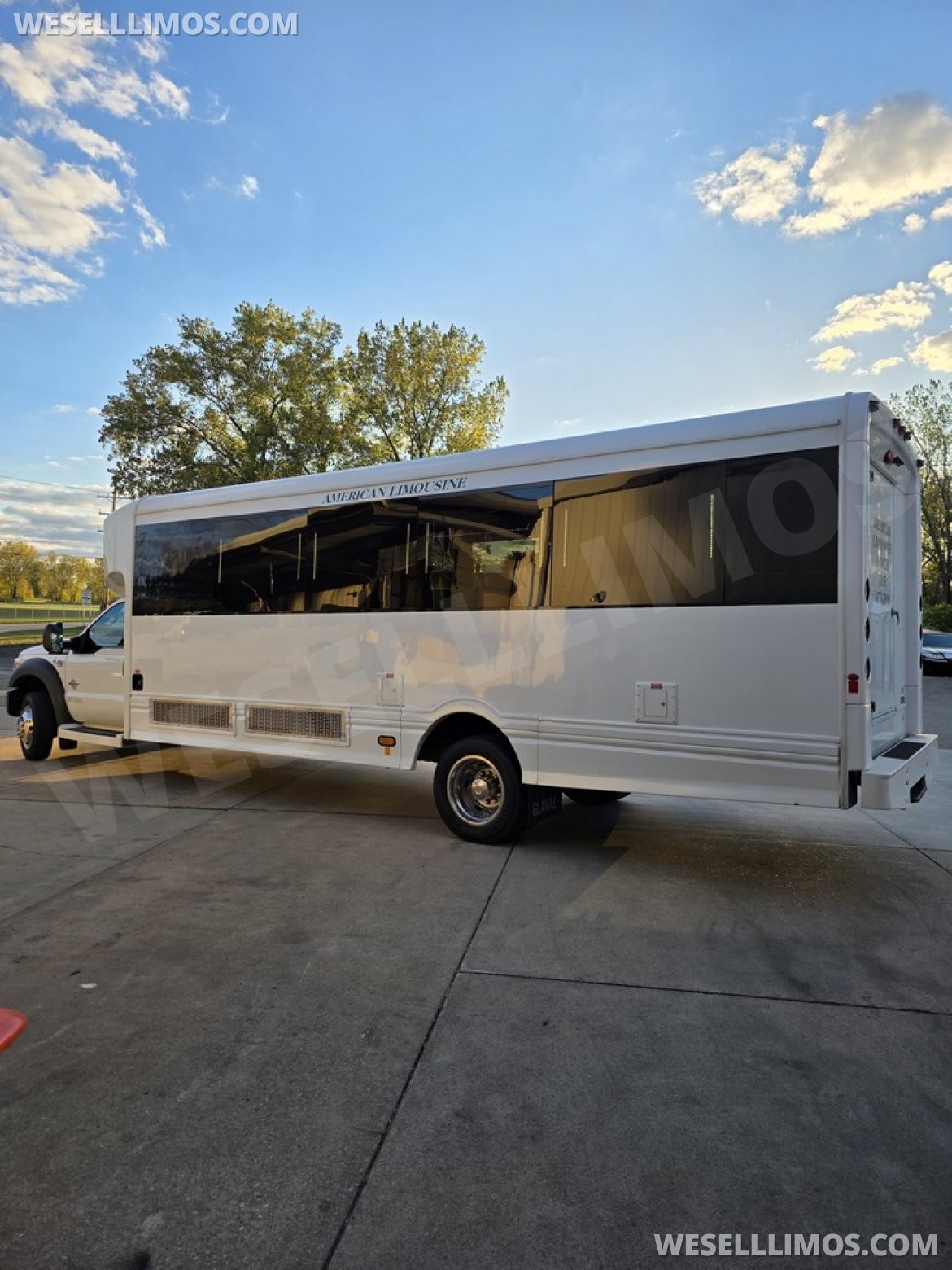 Photo of Limo Bus for sale: 2015 Ford F550 by LGE/Glaval