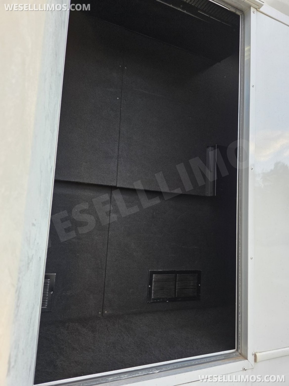 Photo of Limo Bus for sale: 2015 Ford F550 by LGE/Glaval