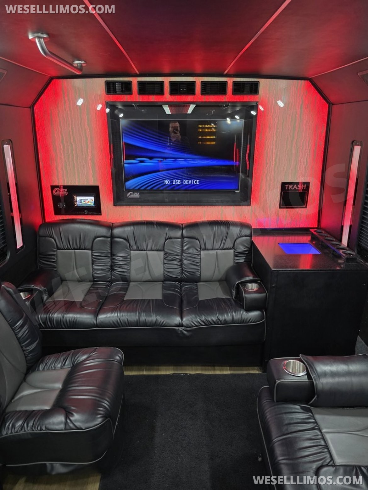 Photo of Executive Shuttle for sale: 2015 Ford E450 Luxury Coach by LGE Coachworks