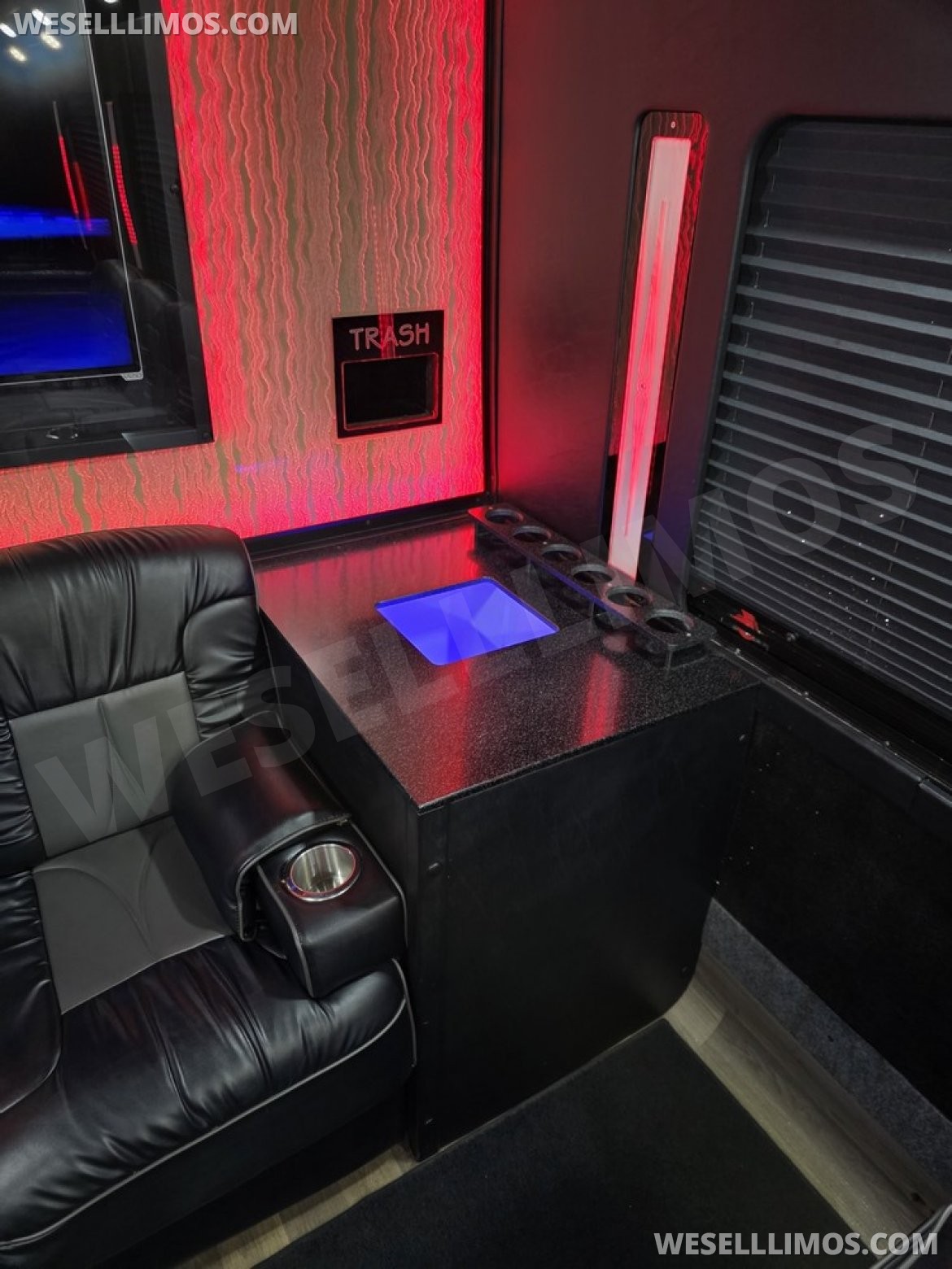 Photo of Executive Shuttle for sale: 2015 Ford E450 Luxury Coach by LGE Coachworks