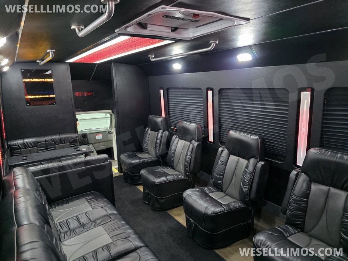 Photo of Executive Shuttle for sale: 2015 Ford E450 Luxury Coach by LGE Coachworks