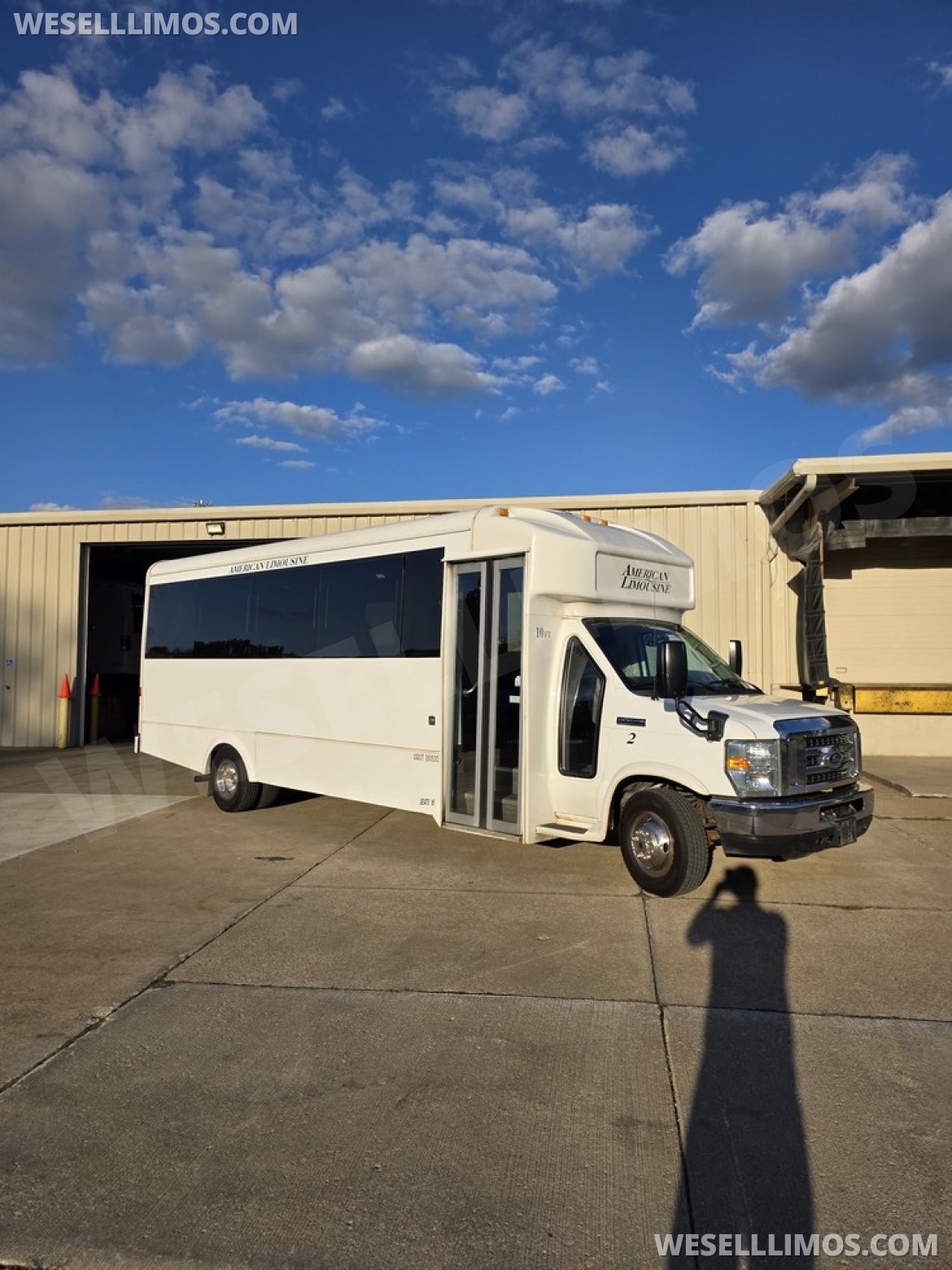 Photo of Executive Shuttle for sale: 2015 Ford E450 Luxury Coach by LGE Coachworks