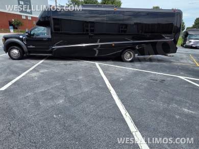 2023 Ford f600 Shuttle Bus for Sale in Laguna Niguel, California, US - Photo 4