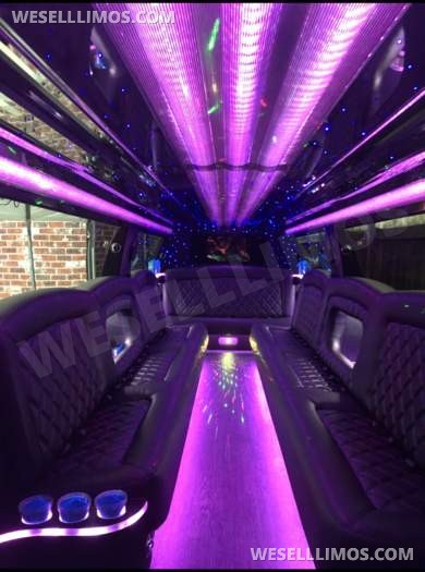2018 Tiffany Coachworks GMC YUKON XL SUV Stretch Limo. One Of A Kind... Low Miles 27mi - SUV Stretch for Sale in Kenner, LA - Photo 9