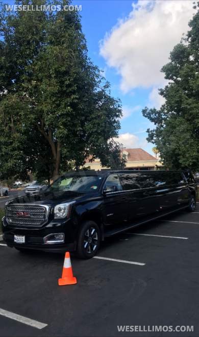 2018 Tiffany Coachworks GMC YUKON XL SUV Stretch Limo. One Of A Kind... Low Miles 27mi - SUV Stretch for Sale in Kenner, LA - Photo 8