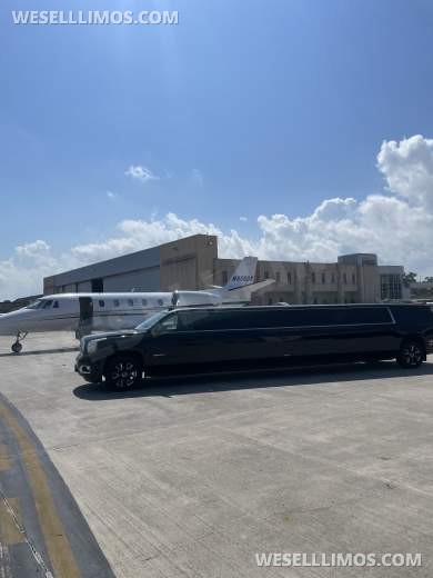 2018 Tiffany Coachworks GMC YUKON XL SUV Stretch Limo. One Of A Kind... Low Miles 27mi - SUV Stretch for Sale in Kenner, LA - Photo 10