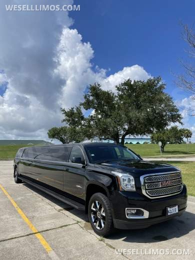 2018 Tiffany Coachworks GMC YUKON XL SUV Stretch Limo. One Of A Kind... Low Miles 27mi - SUV Stretch for Sale in Kenner, LA - Photo 19