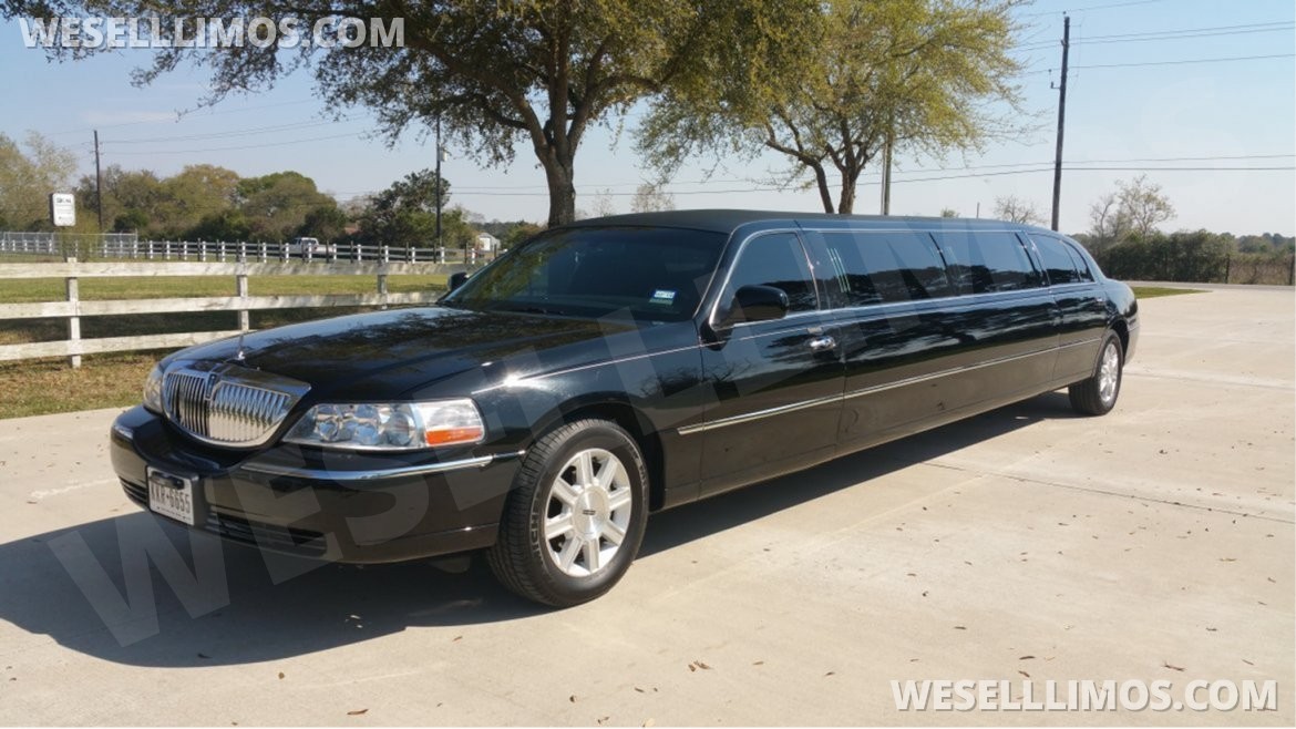Limousine for sale: 2007 Lincoln Stretch %Town Car 10 Passenger 120" by Executive Coach Builders