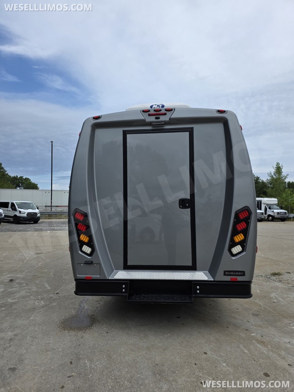 Photo of Limo Bus for sale: 2018 Ford E450 Limobus 20 Pax only 18K miles by Embassy