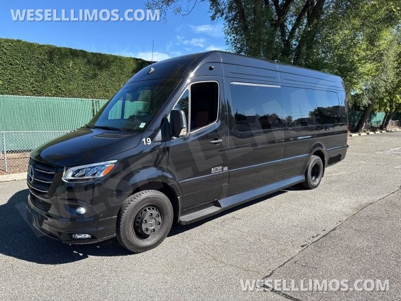 2024 Mercedes-Benz Sprinter Sprinter for Sale in Baldwin, NY - Photo 3