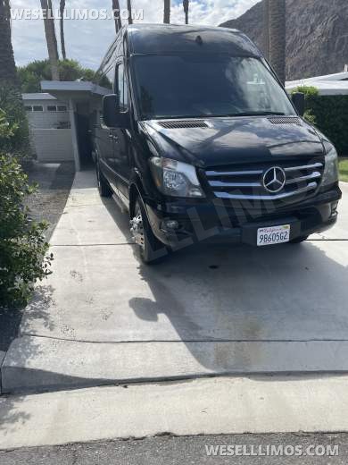 2017 Mercedes-Benz 3500 Sprinter for Sale in La Quinta, California, US - Photo 3