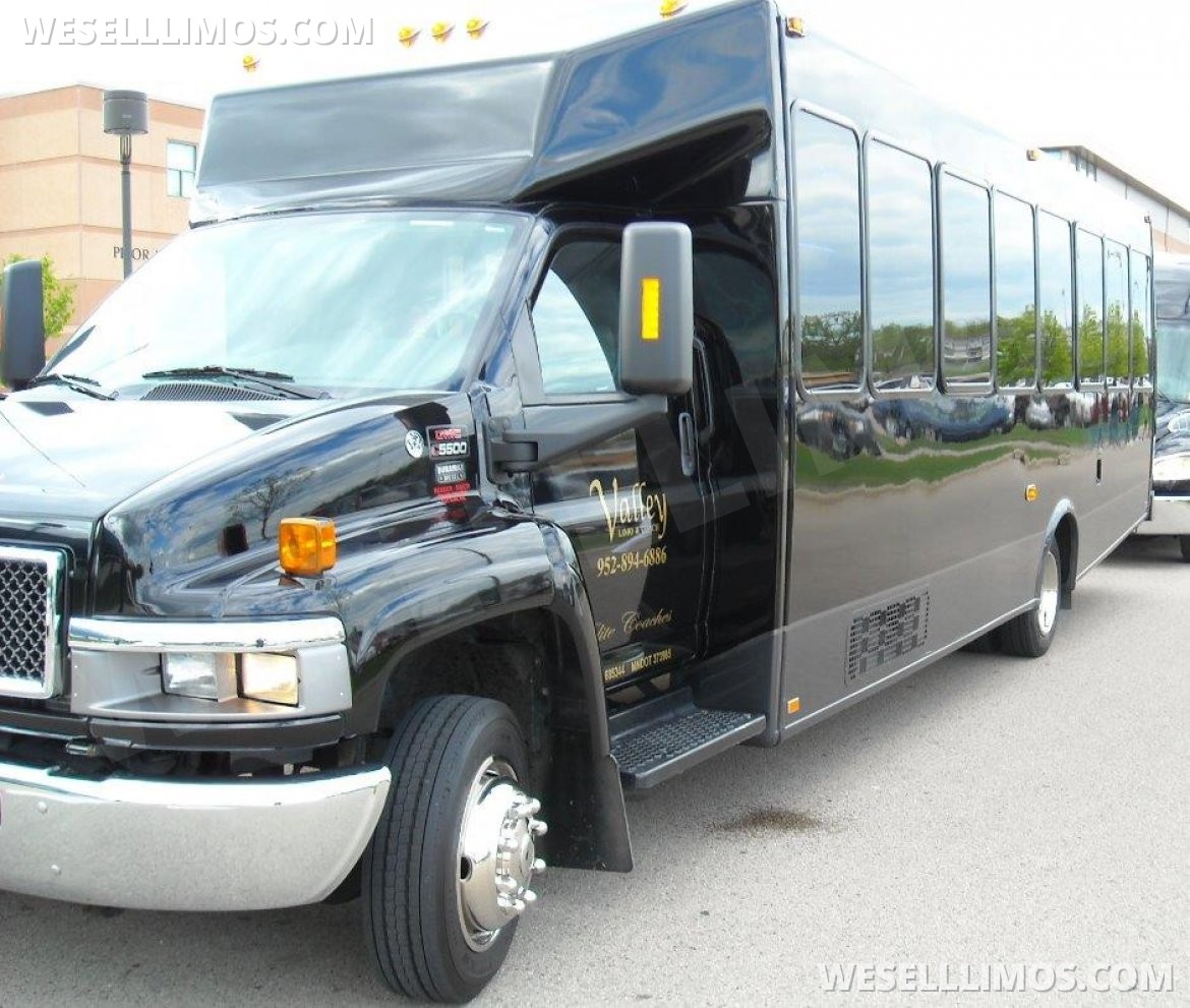 Limo Bus for sale: 2007 GMC Sidekick 5500 325" by Federal Coach Builders