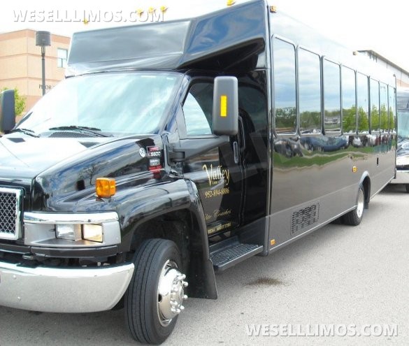 2007 GMC Sidekick 5500 Limo Bus for Sale in Minneapolis, MN - Main Photo