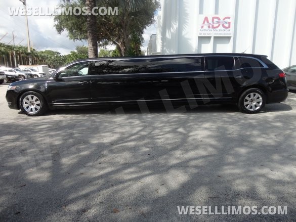 2015 Lincoln MKT 120" Limousine for Sale in Delray Beach, FL - Photo 3