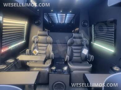 2025 Westwind Coachworks Mercedes-Benz Sprinter 3500 Business Class Sprinter - Sprinter for Sale in Sarasota, FL - Photo 4