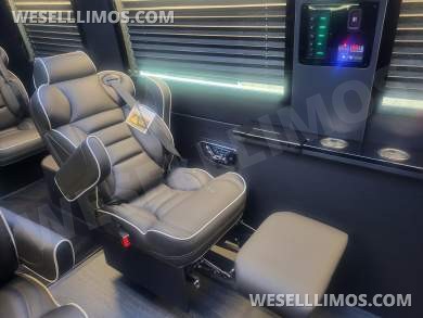 2025 Westwind Coachworks Mercedes-Benz Sprinter 3500 Business Class Sprinter - Sprinter for Sale in Sarasota, FL - Photo 8