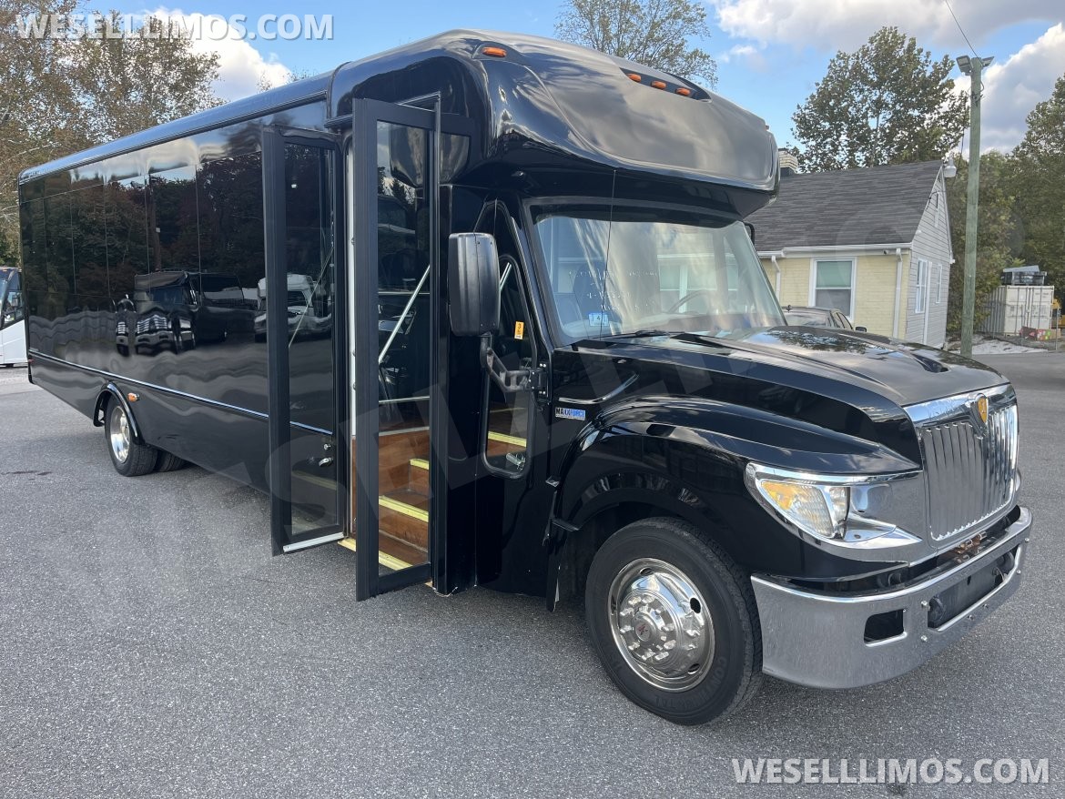 Shuttle Bus for sale: 2013 International IC/AC by StarCraft