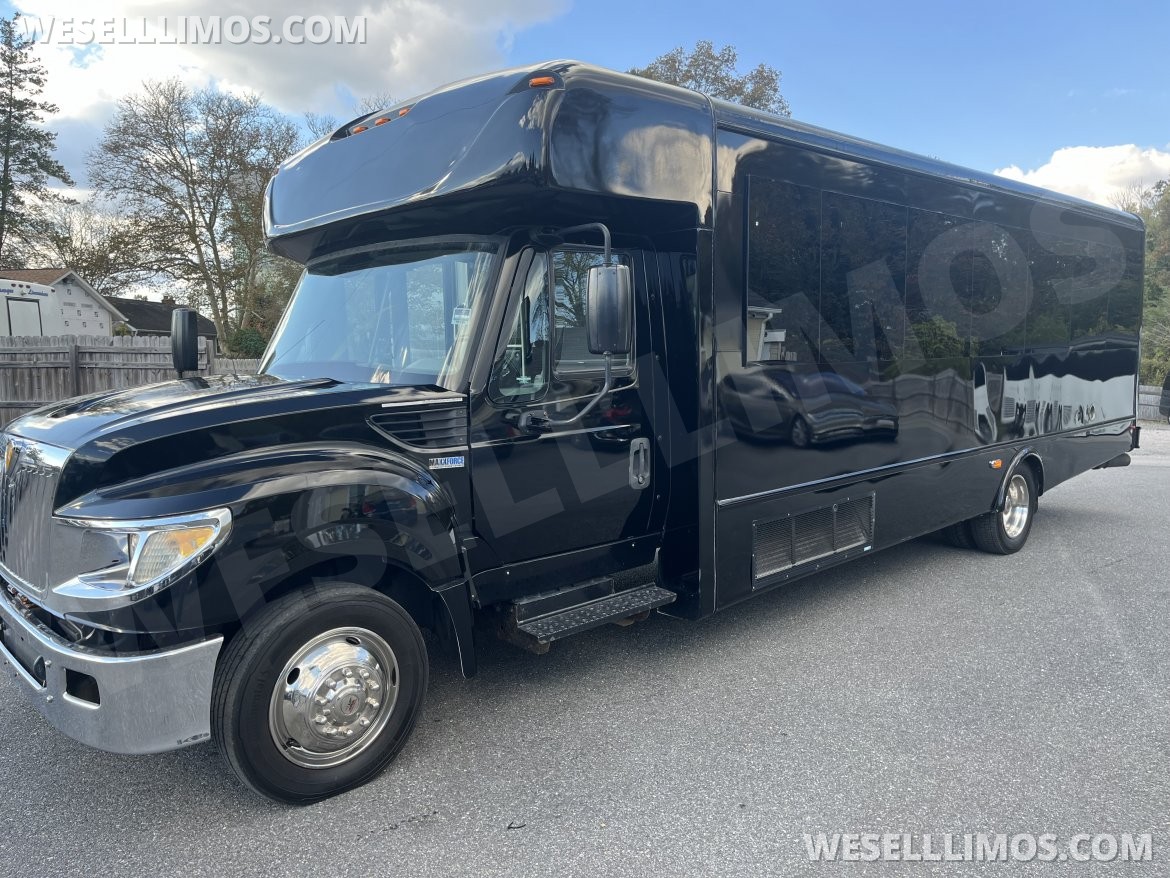 Photo of Shuttle Bus for sale: 2013 International IC/AC by StarCraft