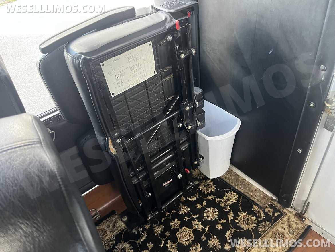Photo of Shuttle Bus for sale: 2013 International IC/AC by StarCraft