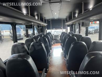 2013 StarCraft International IC/AC Shuttle Bus - Shuttle Bus for Sale in Pasadena, MD - Photo 8