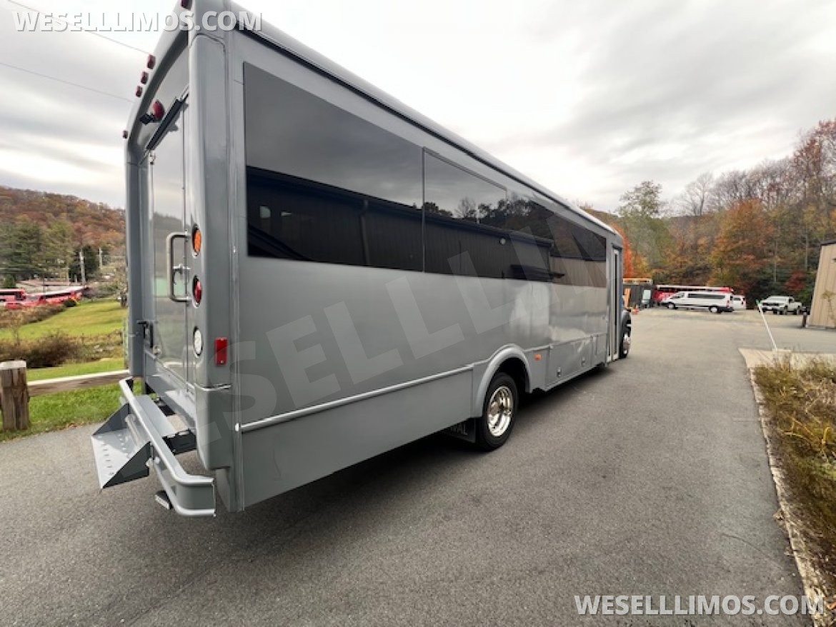 Photo of Executive Shuttle for sale: 2013 Ford F-550 by Glaval