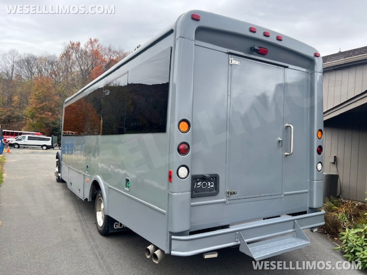 Photo of Executive Shuttle for sale: 2013 Ford F-550 by Glaval
