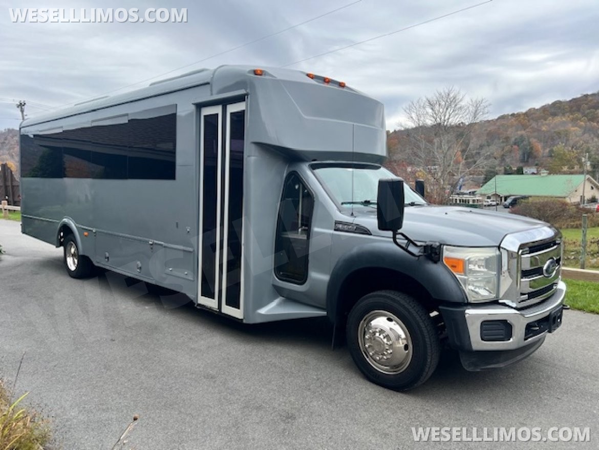 Photo of Executive Shuttle for sale: 2013 Ford F-550 by Glaval