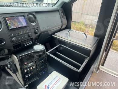 2013 Glaval Ford F-550 Executive Shuttle - Executive Shuttle for Sale in Banner Elk, NC - Photo 10