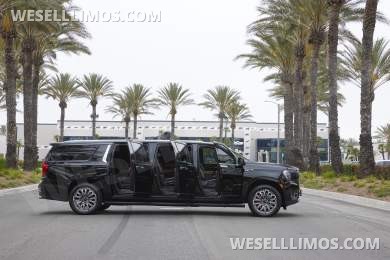 2023 GMC Yukon XL Denali Ultimate SUV 6 Door Stretch - SUV Stretch for Sale in Ontario, CA - Photo 4