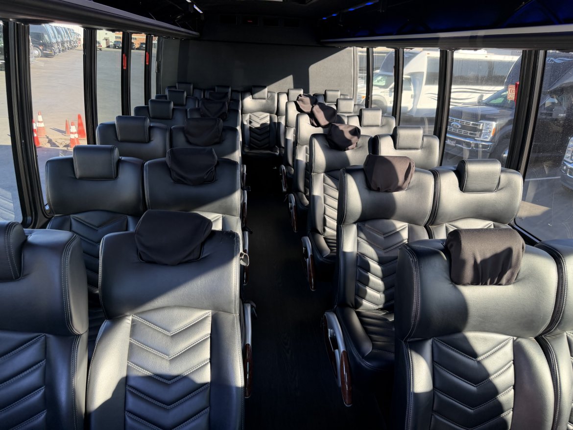 Photo of Shuttle Bus for sale: 2015 Ford F550 33" by Grech