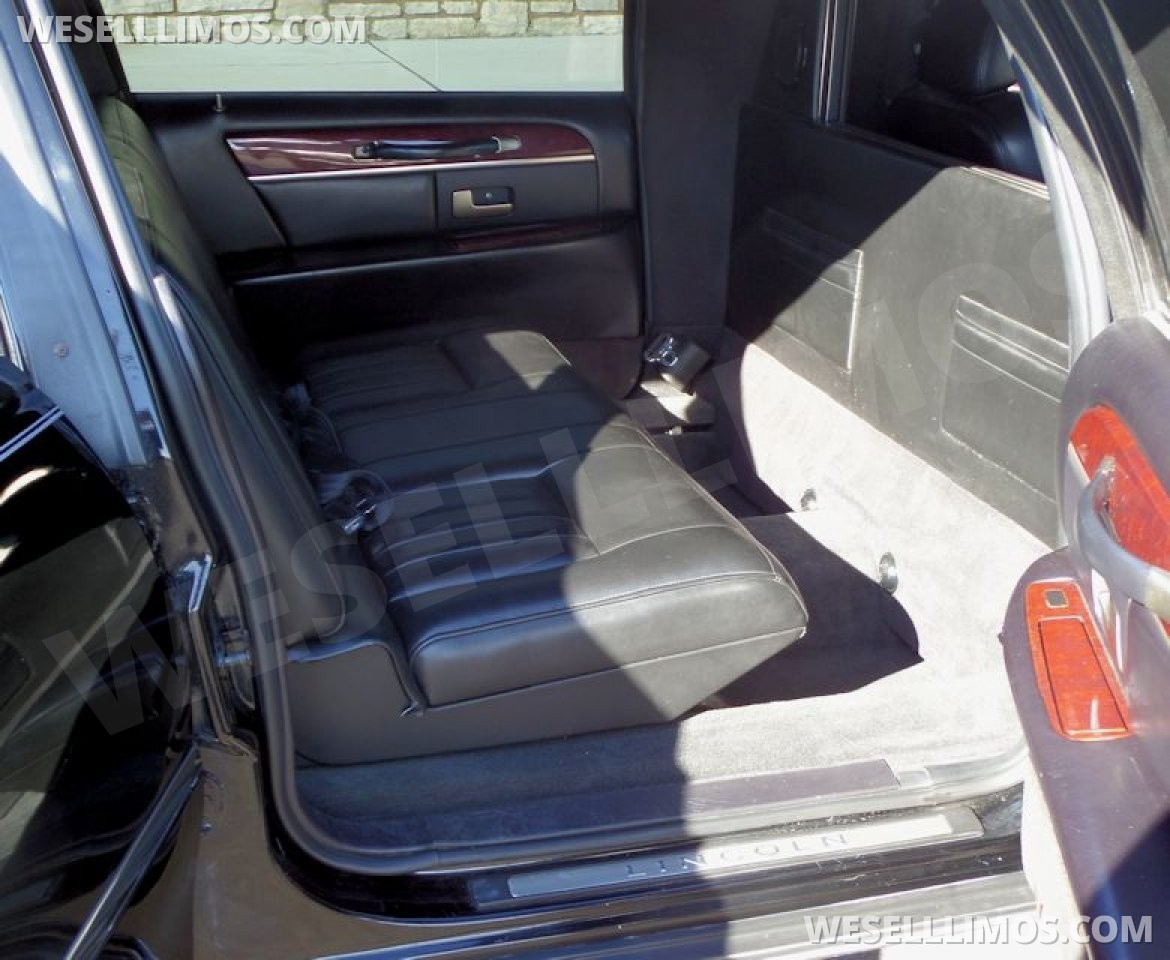 Photo of Limousine for sale: 2003 Lincoln Town Car by Federal
