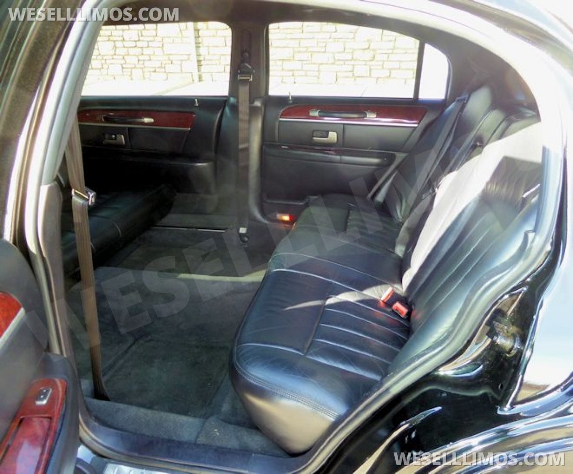 Photo of Limousine for sale: 2003 Lincoln Town Car by Federal