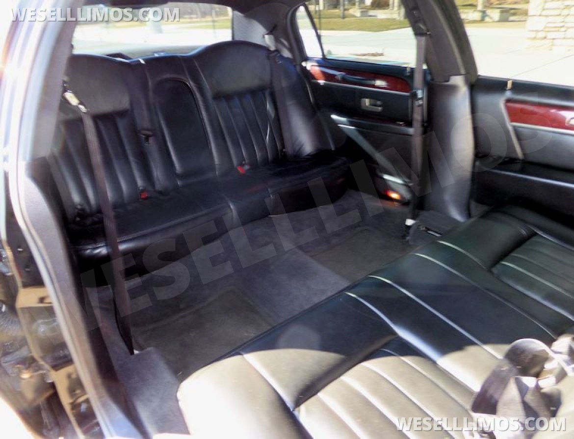 Photo of Limousine for sale: 2003 Lincoln Town Car by Federal