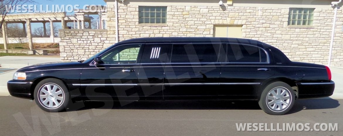 Photo of Limousine for sale: 2003 Lincoln Town Car by Federal