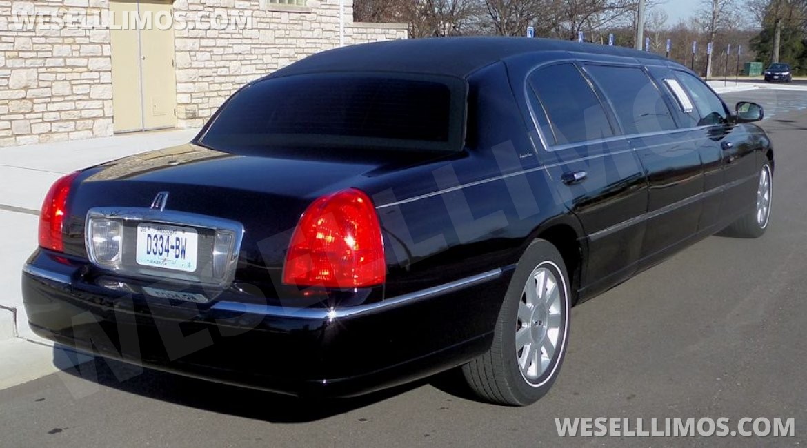 Photo of Limousine for sale: 2003 Lincoln Town Car by Federal