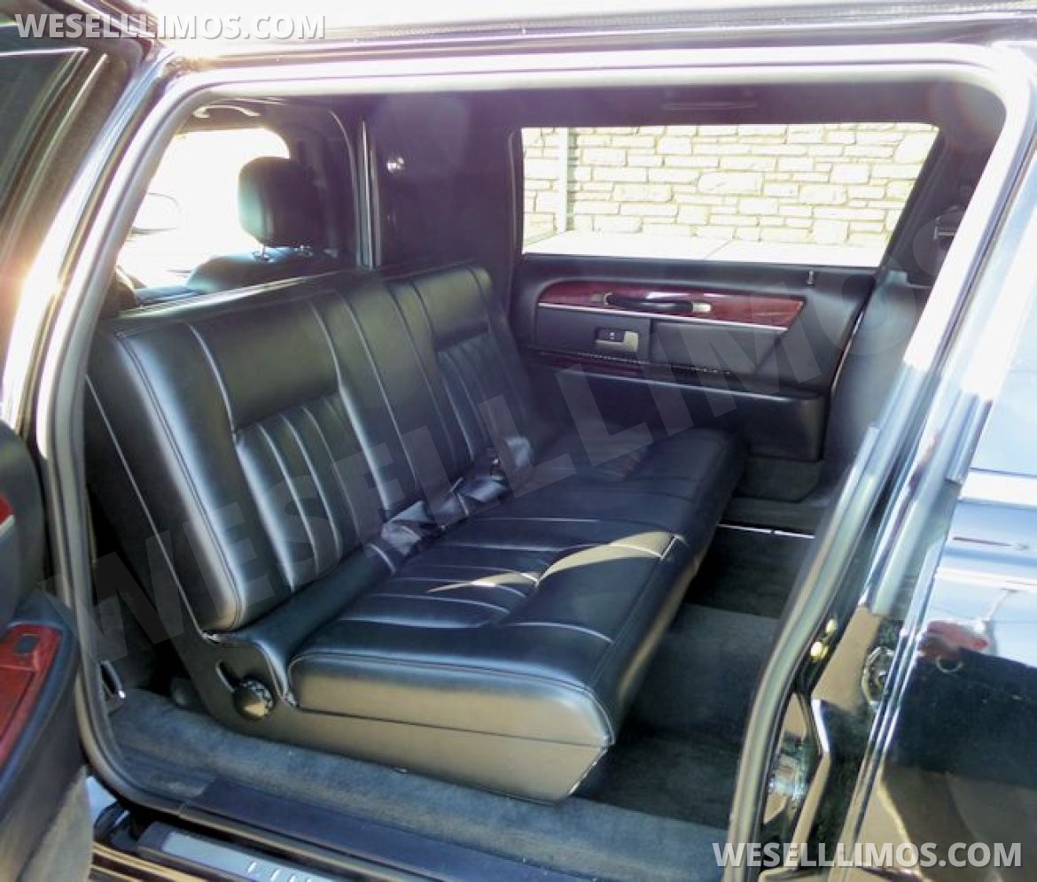 Photo of Limousine for sale: 2003 Lincoln Town Car by Federal