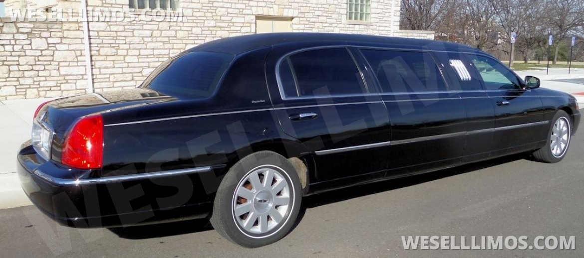 Photo of Limousine for sale: 2003 Lincoln Town Car by Federal