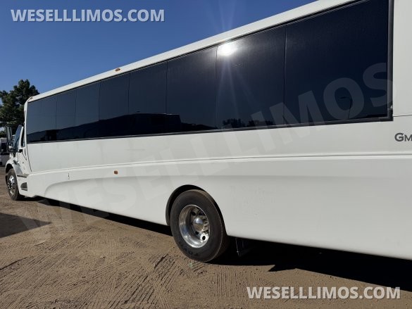 2018 Freightliner M2 Executive Shuttle for Sale in Laguna Niguel, CA - Photo 3