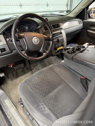2008 Executive Coach Builders Cadillac Escalade (Suburban 2500) Limousine - Limousine for Sale in Buffalo, NY - Photo 8