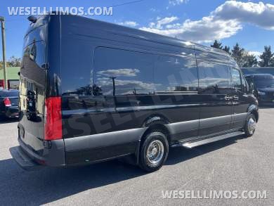 2025 Westwind Mercedes-Benz Sprinter 3500 Sprinter - Sprinter for Sale in Pasadena, MD - Photo 5