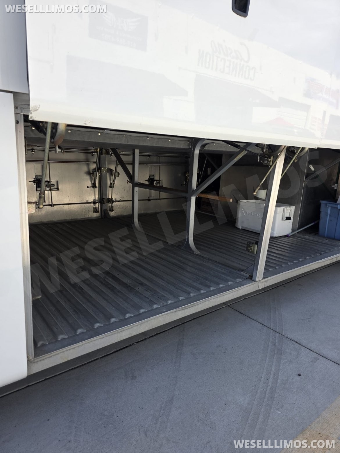 Photo of Motorcoach for sale: 2016 Freightliner Caio 40&quot; by Freightliner