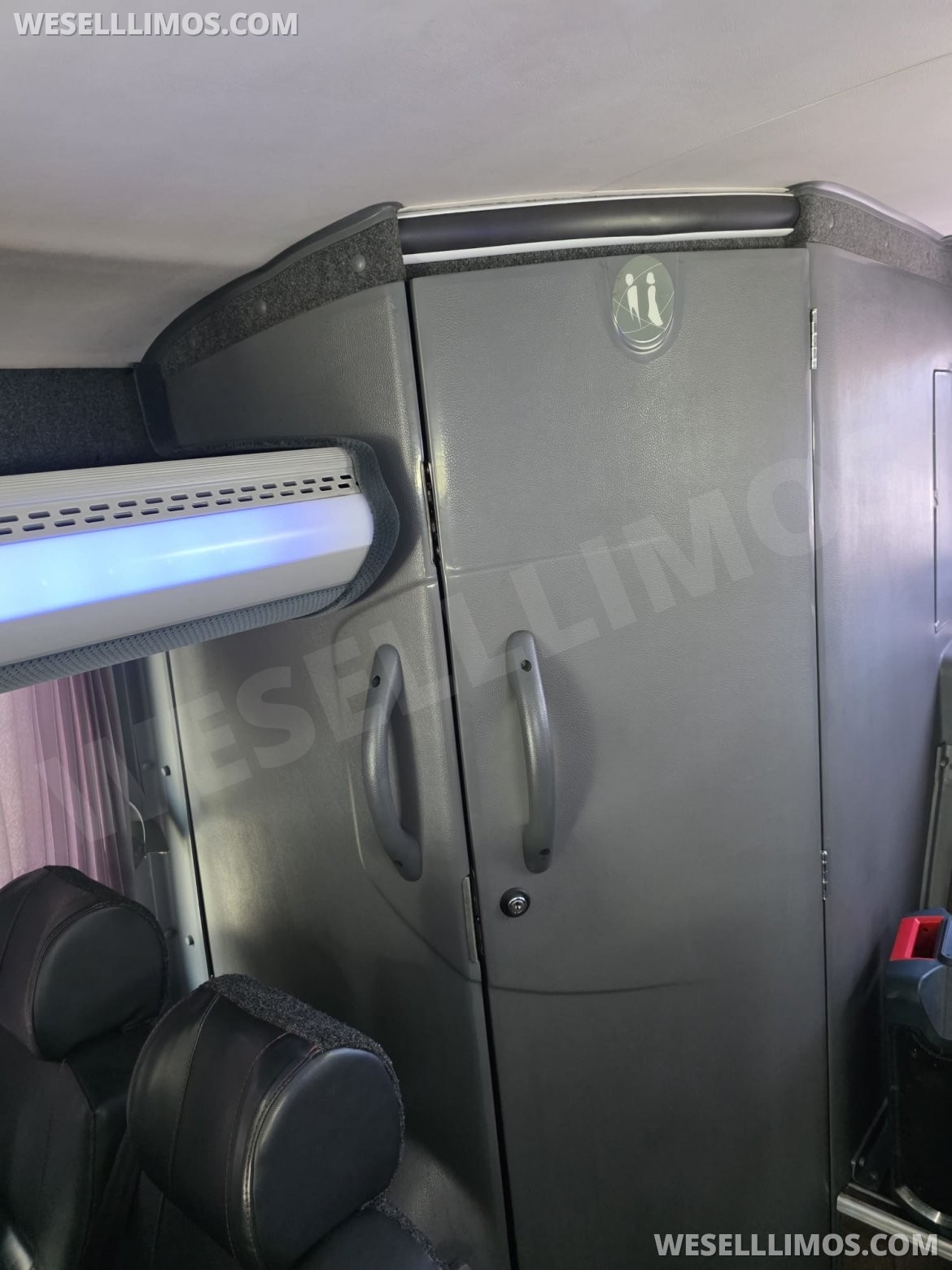 Photo of Motorcoach for sale: 2016 Freightliner Caio 40&quot; by Freightliner