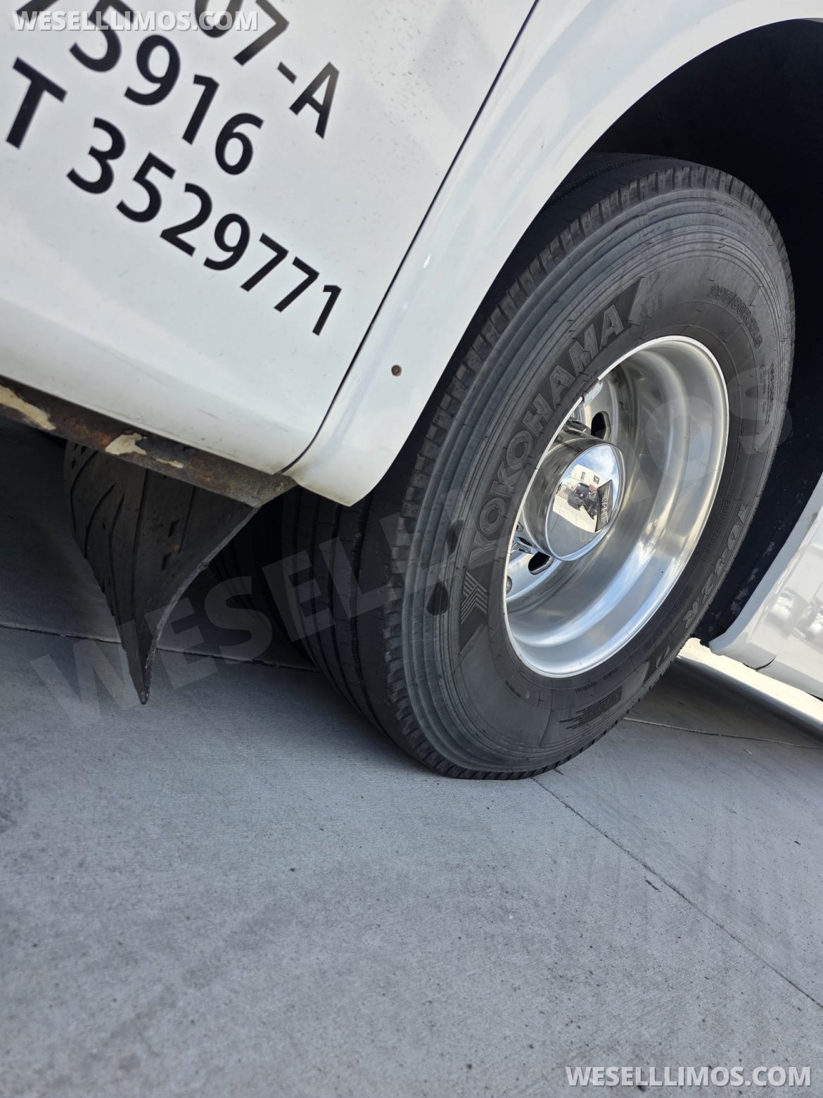 Photo of Motorcoach for sale: 2016 Freightliner Caio 40&quot; by Freightliner