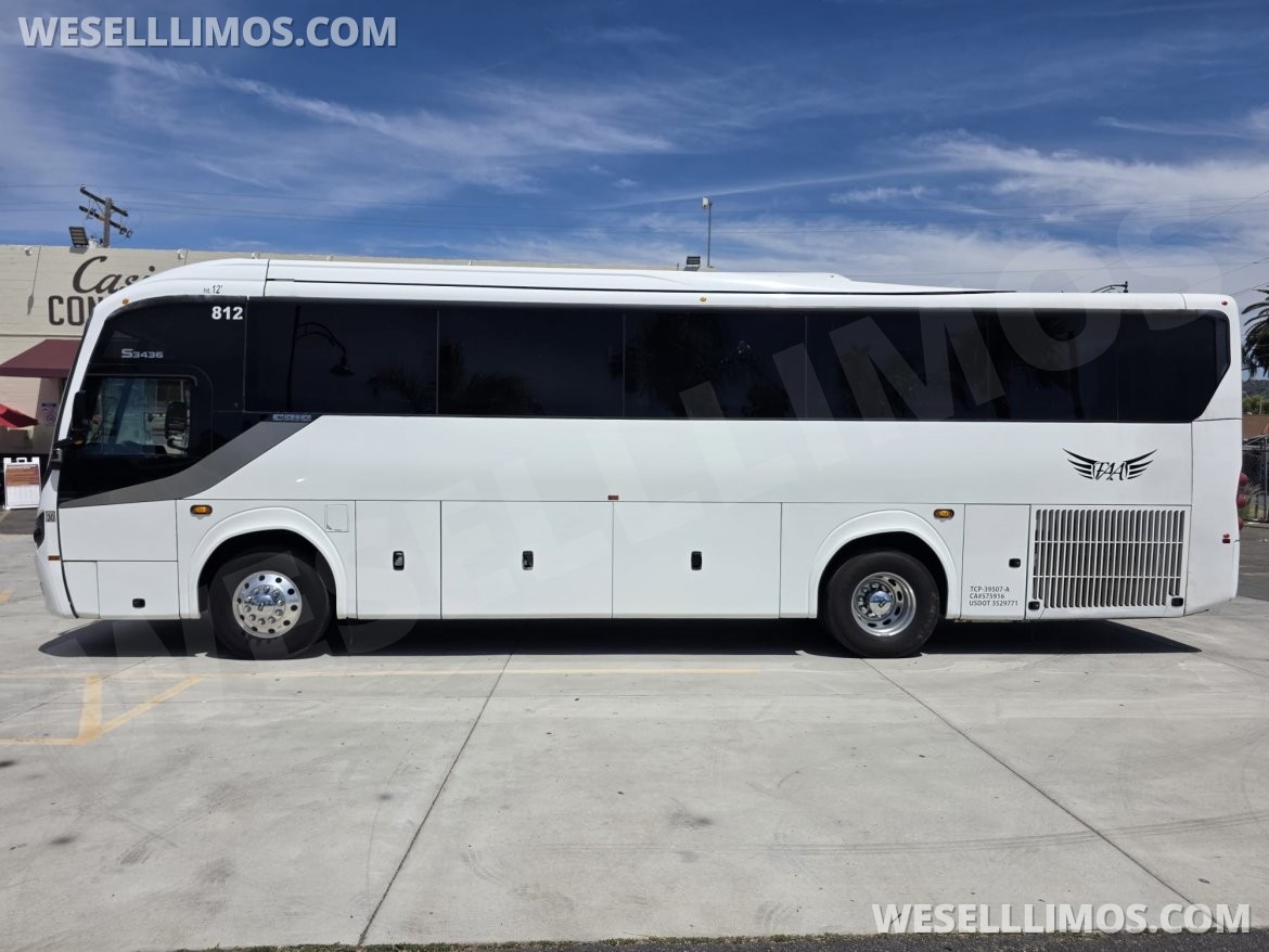 Photo of Motorcoach for sale: 2016 Freightliner Caio 40&quot; by Freightliner