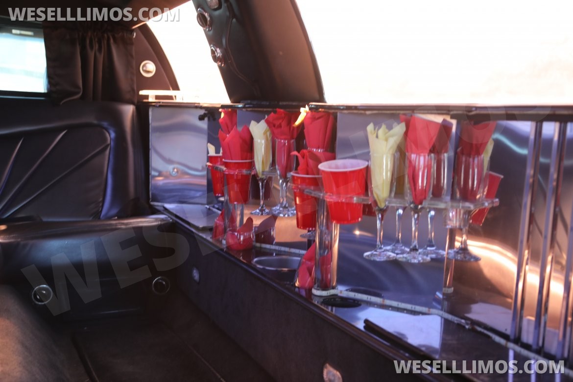 Photo of Limousine for sale: 2005 Lincoln Town Car 120 in. 120&quot; by Lincoln