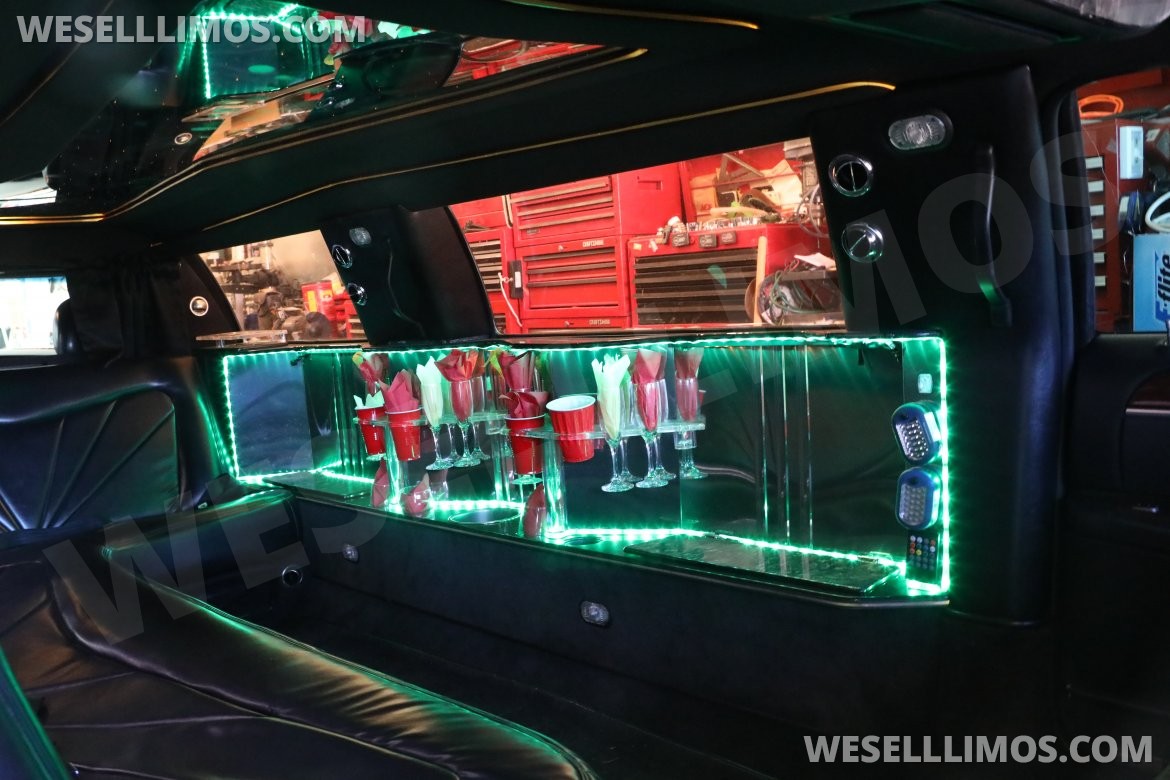 Photo of Limousine for sale: 2005 Lincoln Town Car 120 in. 120&quot; by Lincoln