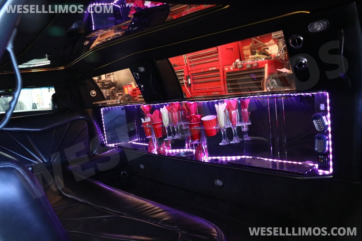 Photo of Limousine for sale: 2005 Lincoln Town Car 120 in. 120&quot; by Lincoln