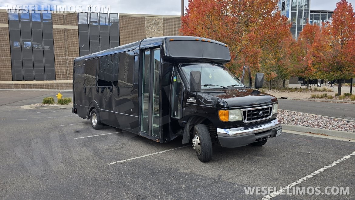 Photo of Limo Bus for sale: 2006 Ford E450 by Westwind Coach