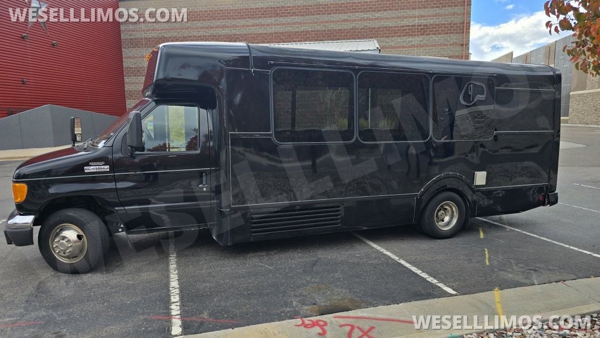 Photo of Limo Bus for sale: 2006 Ford E450 by Westwind Coach