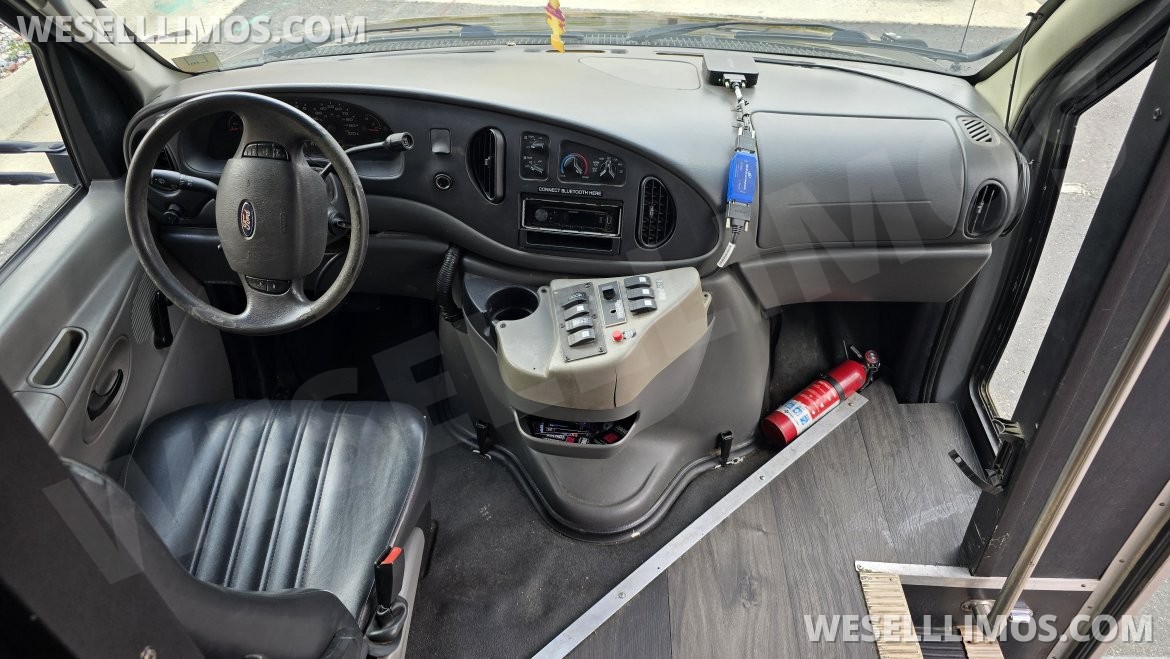 Photo of Limo Bus for sale: 2006 Ford E450 by Westwind Coach